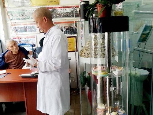 隔空给葛优拔牙:一直在红火,从未被超越!打假俱乐部:真幽默!