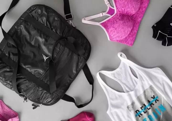 你的衣橱里，永远缺少一套运动服