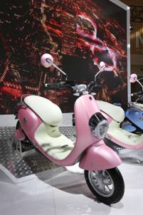 千军万马英雄道爱玛电动车全面领跑