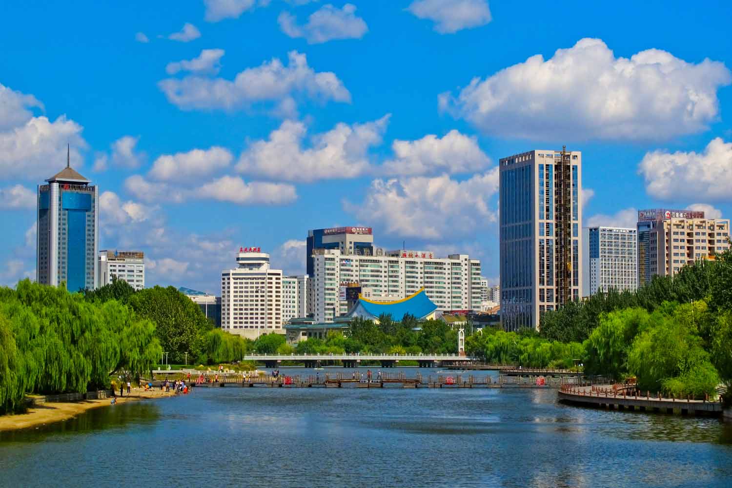 亲山近水享绿色福利,五彩鸢都创森林潍坊