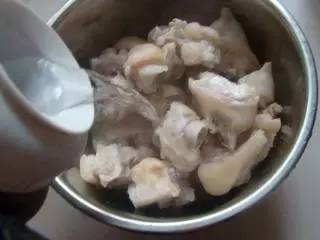 如何让菜品看起来油亮,教你1招口感脆嫩又入味