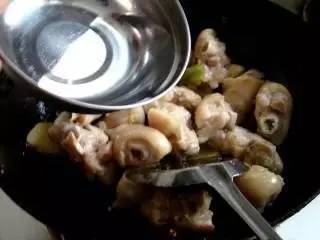 如何让菜品看起来油亮,教你1招口感脆嫩又入味