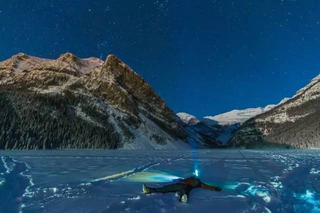荒野猎人小李子救印第安女人,荒野猎人小李子遇到暴风雪