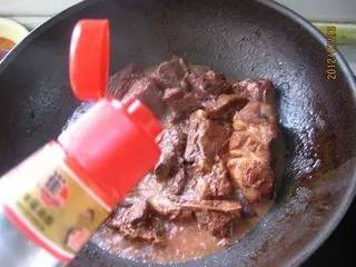 如何让菜品看起来油亮,教你1招口感脆嫩又入味