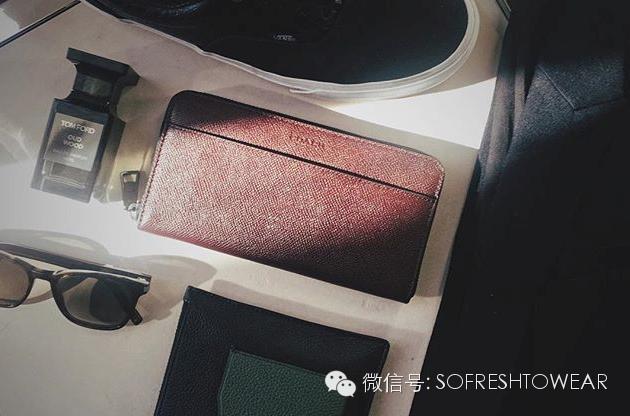 买钱包还是卡包,chanel链条钱包好买吗