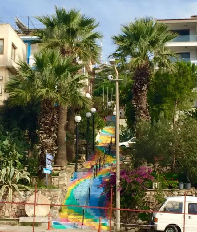 小区楼梯广告有没有效果,楼梯广告怎么展示得好点