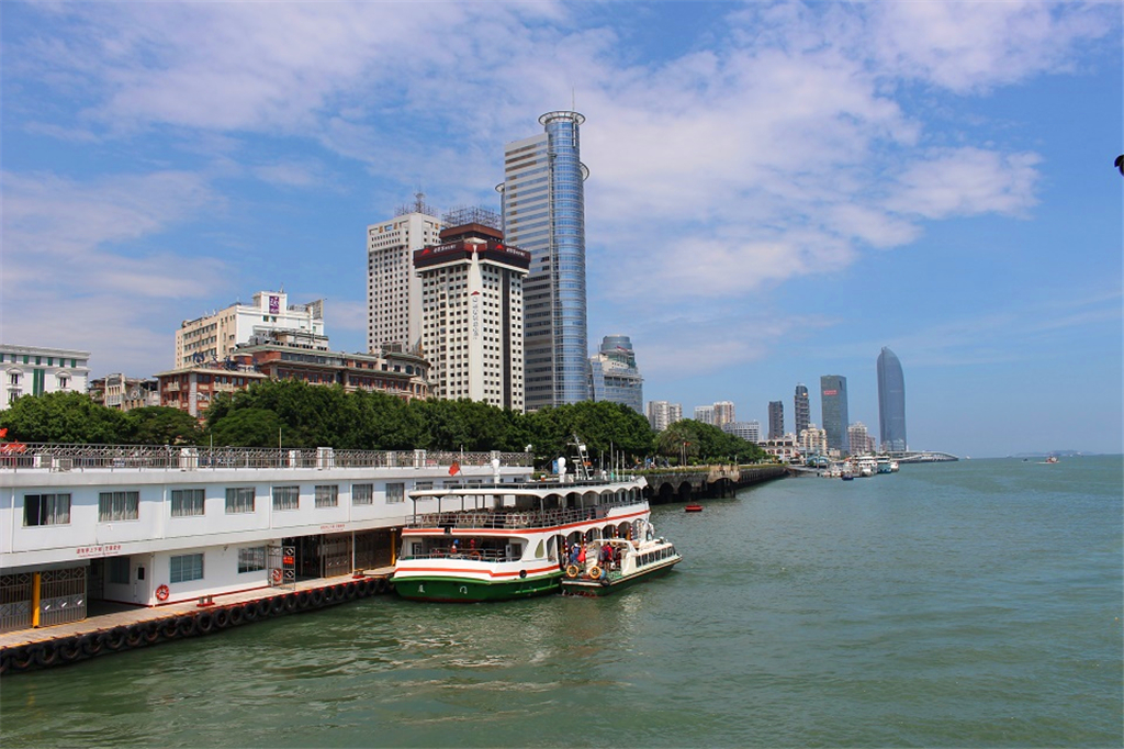 还有一座优美的小岛鼓浪屿,无敌景色厦大鼓浪屿