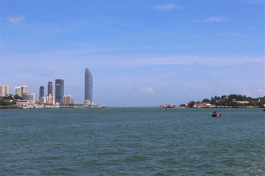 还有一座优美的小岛鼓浪屿,无敌景色厦大鼓浪屿