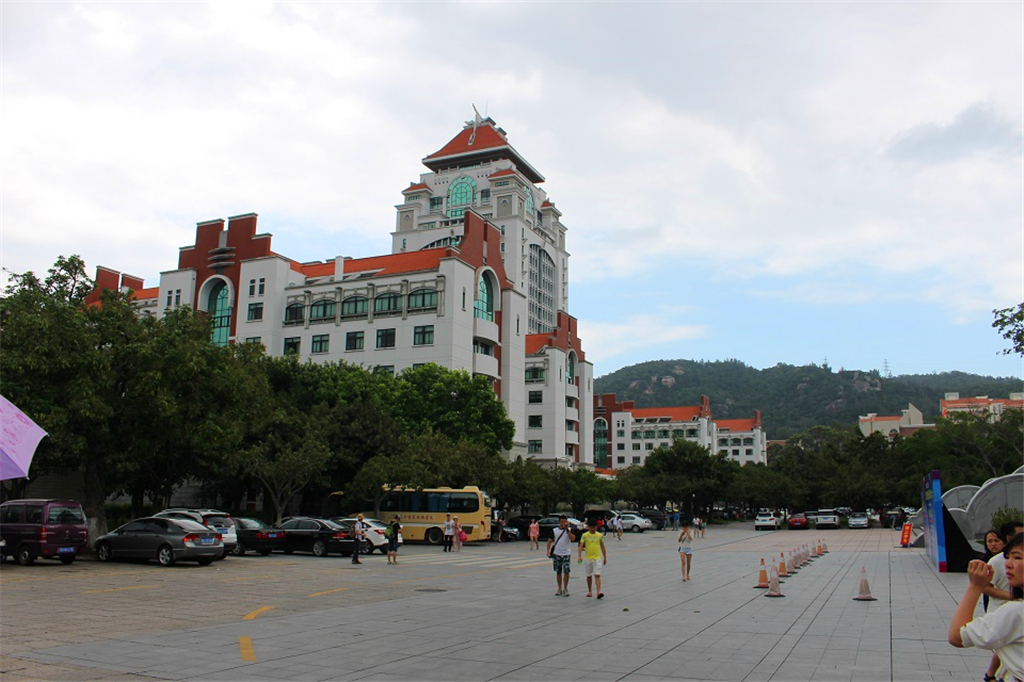 还有一座优美的小岛鼓浪屿,无敌景色厦大鼓浪屿