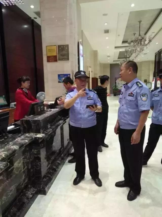 「迎接十九大」多图曝光！石鼓民警假期“夜生活”