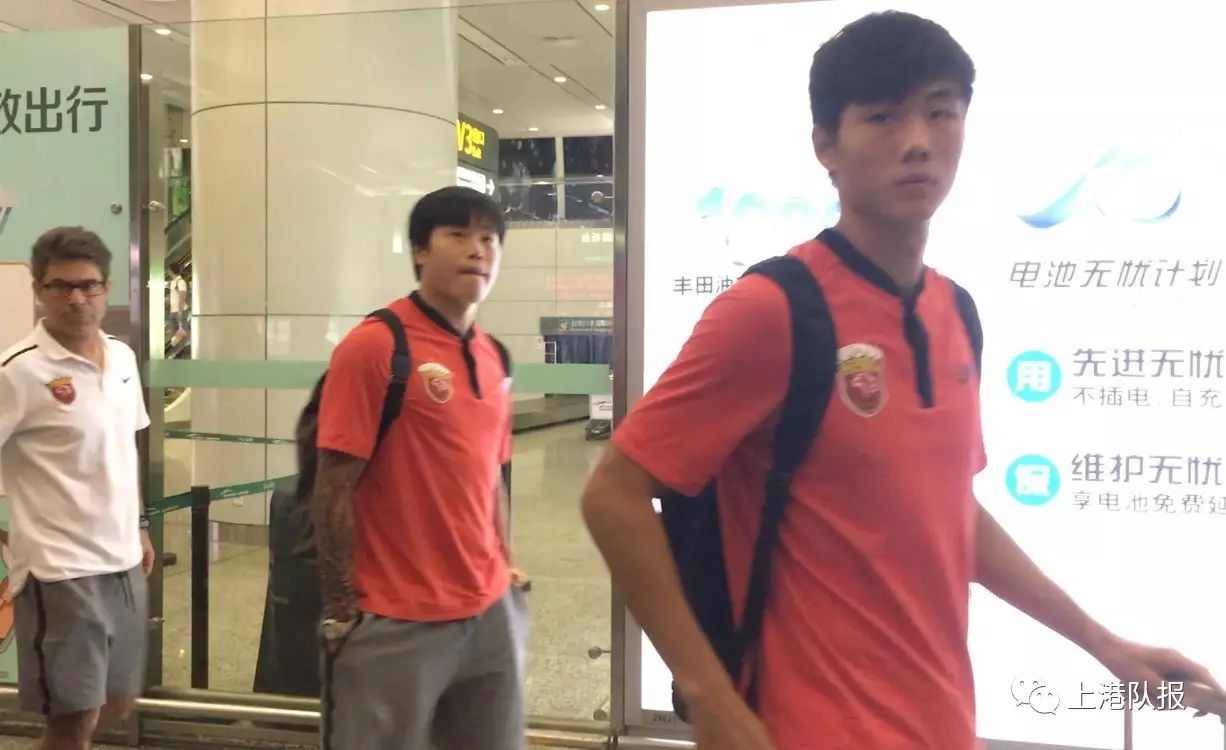 国足最新集训名单上港有几名球员,国足23人大名单上港