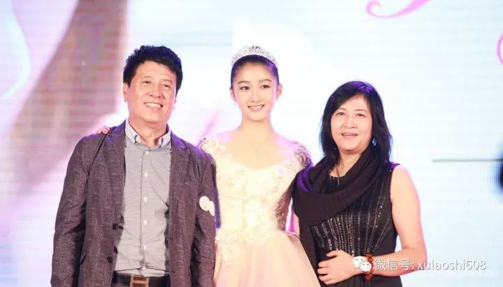 鹿晗的女朋友是关晓彤吗,鹿晗女友关晓彤照片