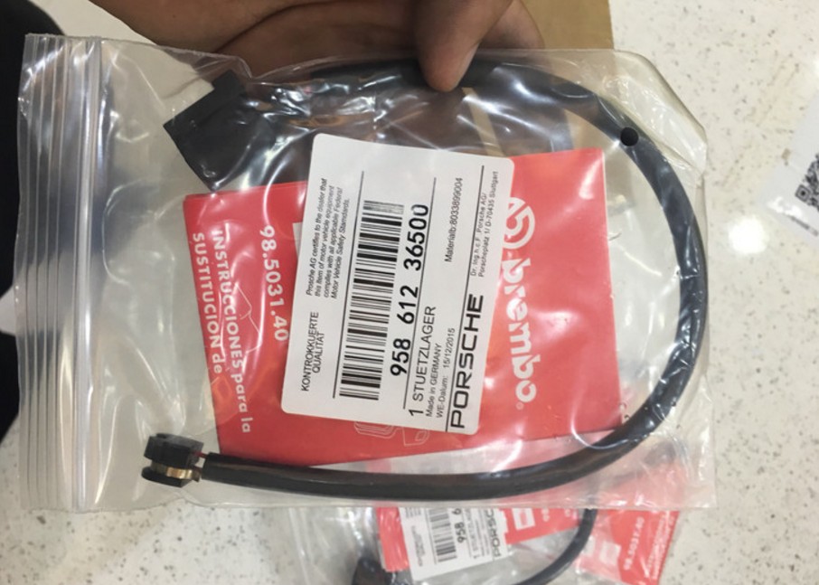 买新车容易被忽悠的细节,如何辨别汽车车门配件原厂件