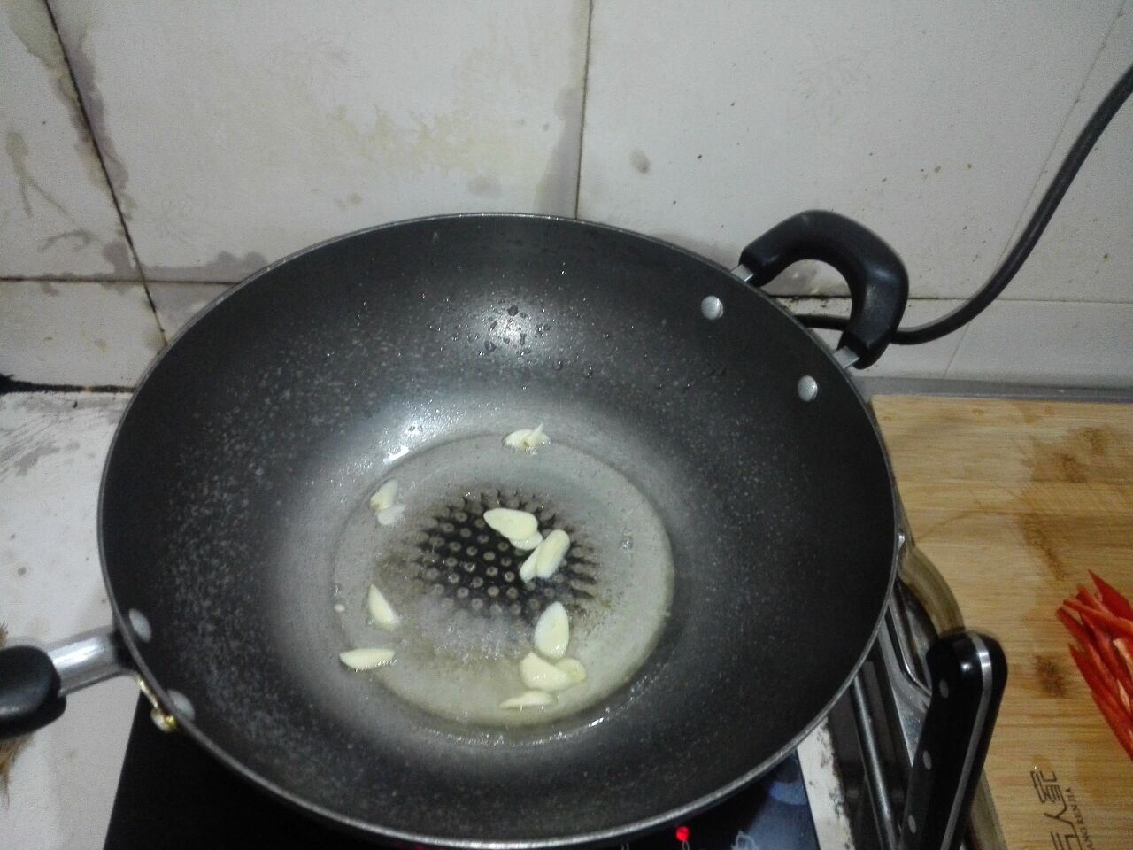 超级下饭菜豆角牛肉粒,超下饭的蒜苗牛肉粒