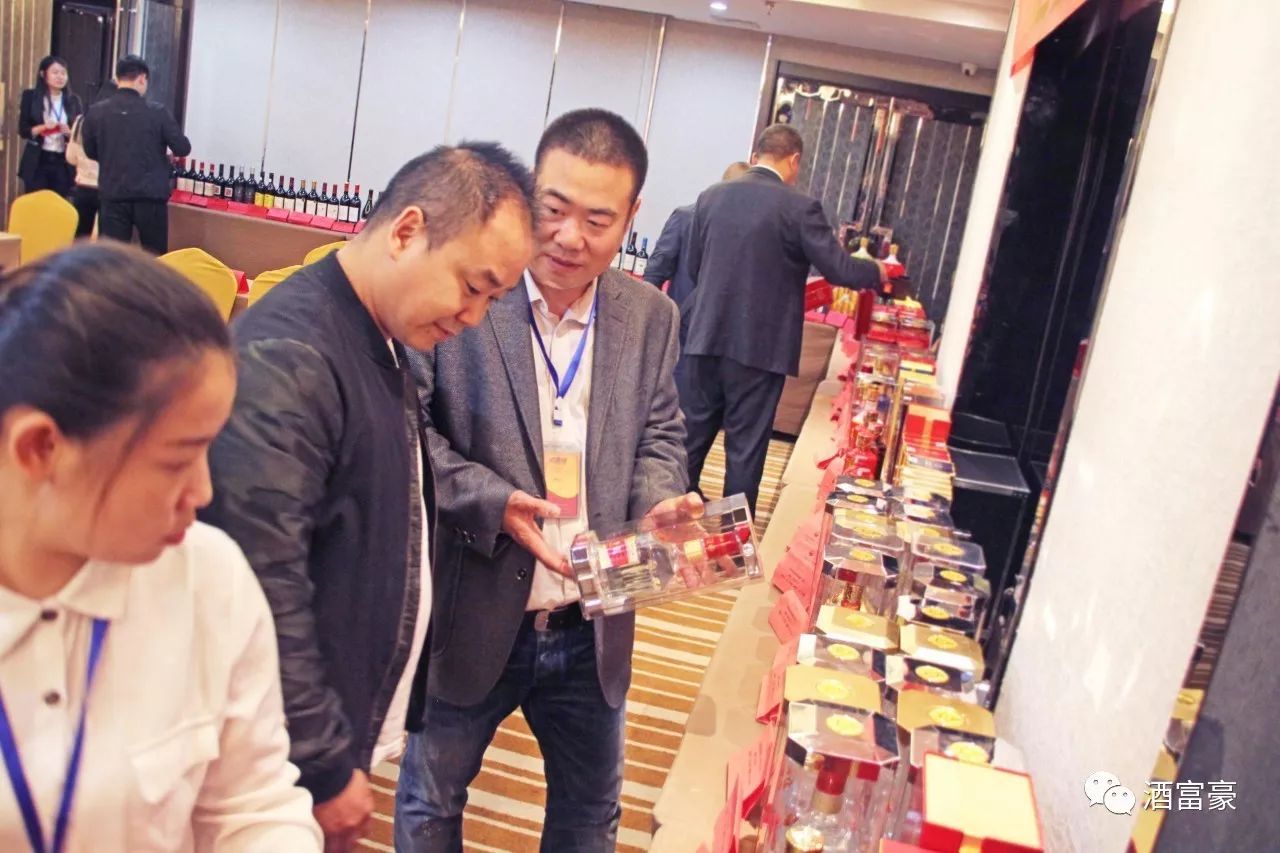 热烈庆祝展销会圆满成功,热烈祝贺商会圆满成功