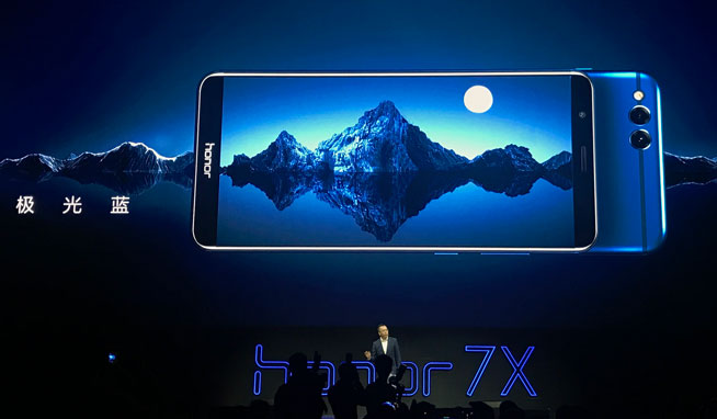 荣耀7x畅玩7x全面屏手机,荣耀畅玩7x属于旗舰机吗