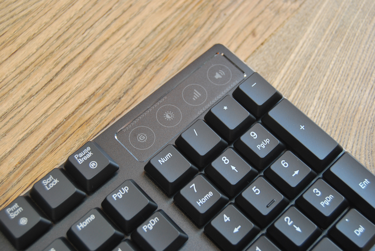 达尔优ek812机械键盘银轴开箱,达尔优键盘ek815108评测