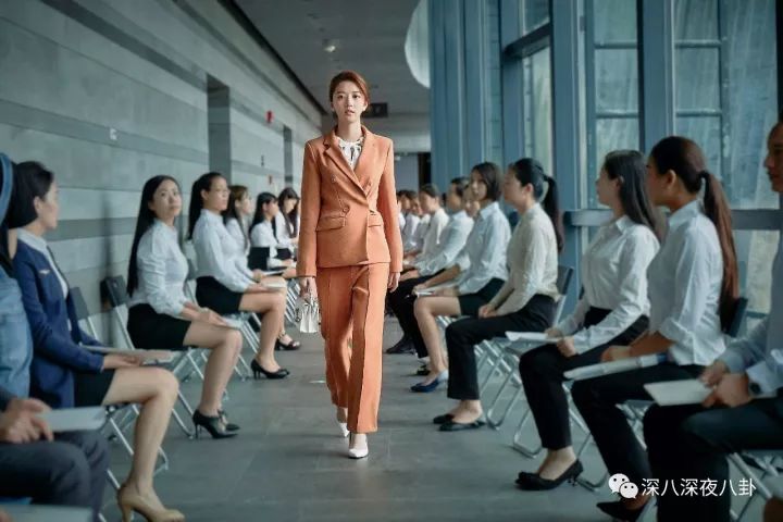 贵圈时刻是个暗流涌动的比拼场,比颜值,比衣品,比演技,比关系