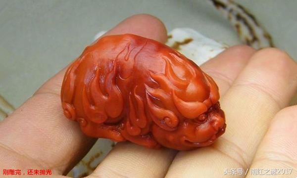 南红雕刻全过程!从视频来看南红从原石到精品的蜕变!