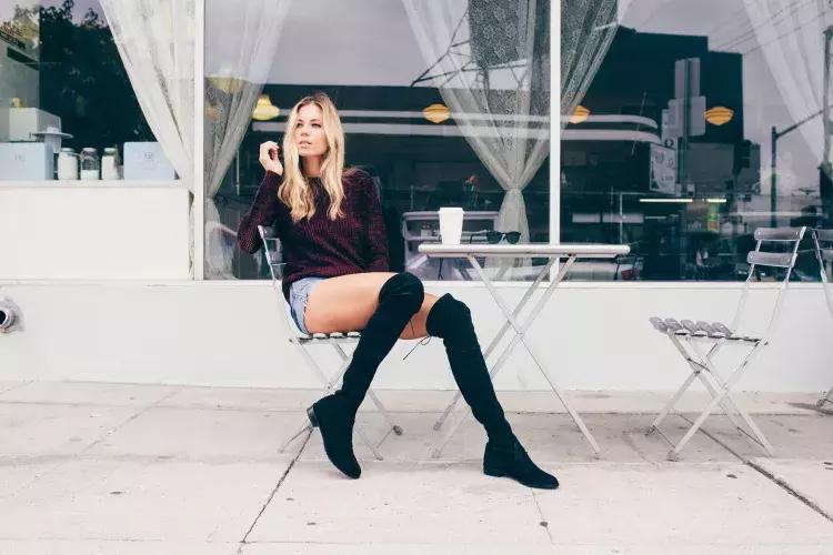 过膝靴需要买大一码吗,sw平底过膝靴推荐