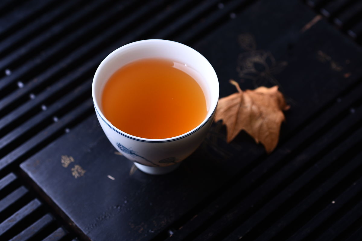 独立寒秋湘江北去看橘子洲头,独立寒秋湘江北去橘子洲层林尽染