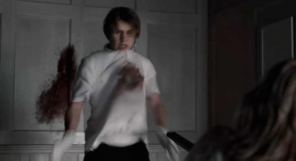 熊孩子捣乱导致自己死亡的电影,四个鸡蛋引发的血案太惨了