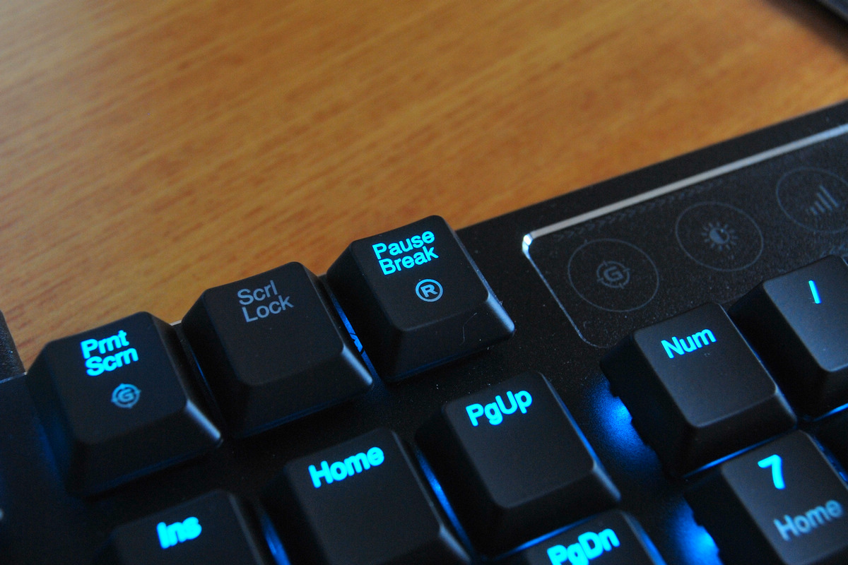 达尔优ek812机械键盘银轴开箱,达尔优键盘ek815108评测