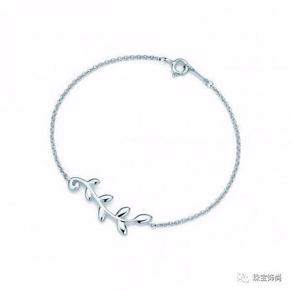 用珠宝来装饰自己,用珠宝装扮女生