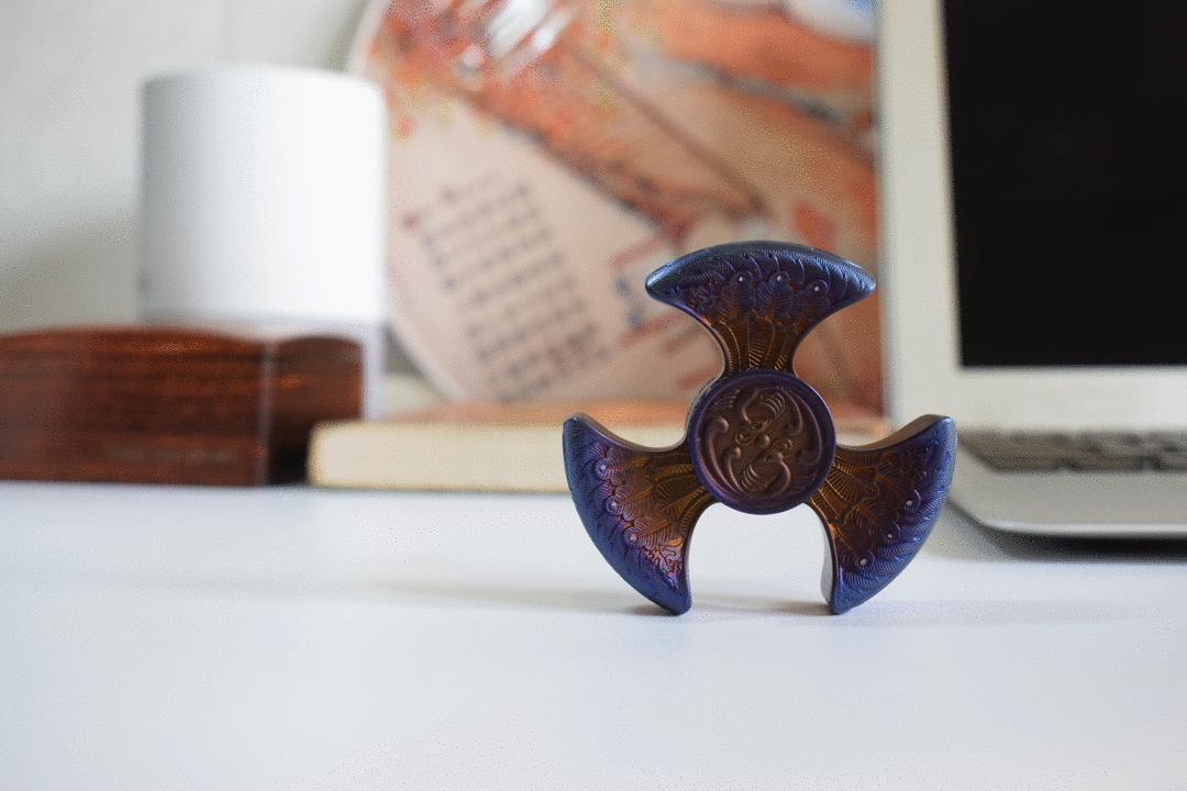 测评指尖陀螺飞花款,最好玩价格还很低的指尖陀螺