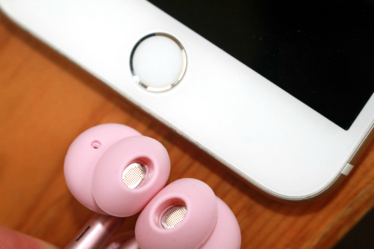 与iphone8媲美的国产机,苹果8用什么耳机推最好