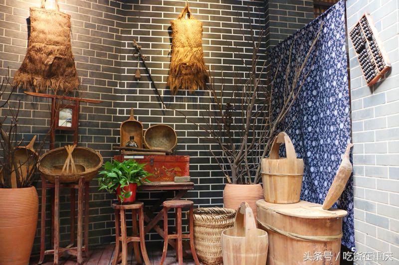 大气！这家茶会所的茶台全是老船木所制，老板估计身价上千万