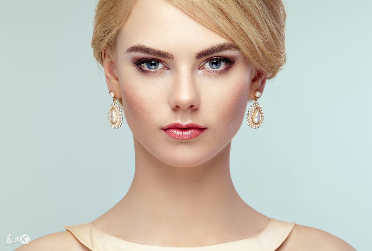 秋冬季嘴干唇膏推荐 (秋冬嘴唇干燥起皮有什么平价唇膏)