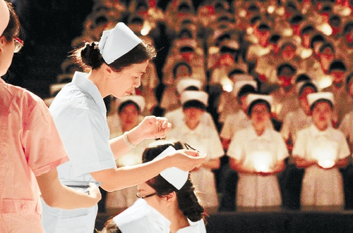 护士如何委婉透露自己薪资,护士在各行的收入处于哪个级别