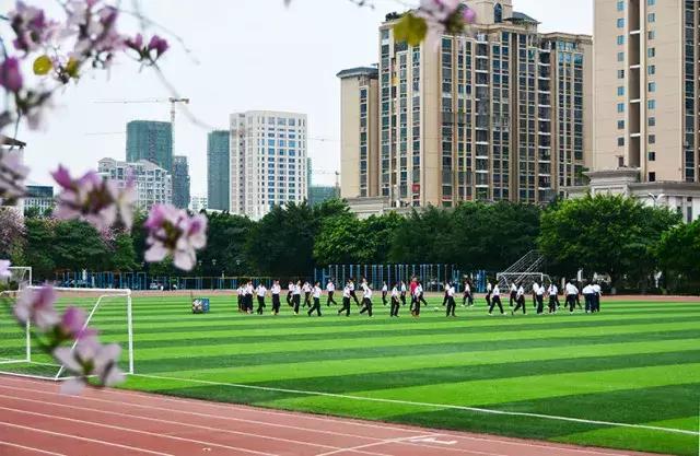 柳州市第十二中学农志勋,柳州市第十二中学许尧