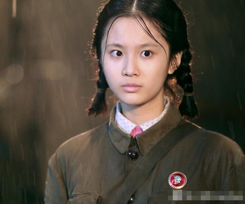 张慧雯靠谋女郎出道却高开低走,张慧雯看起来很年轻