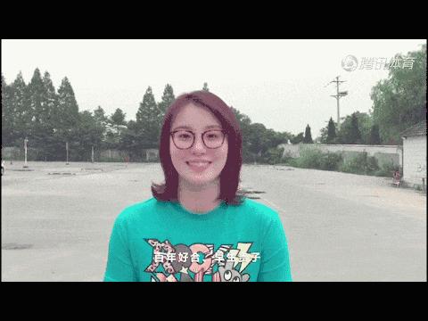 苏炳添大婚谢震业被拍合照,飞人苏炳添大婚跳小苹果