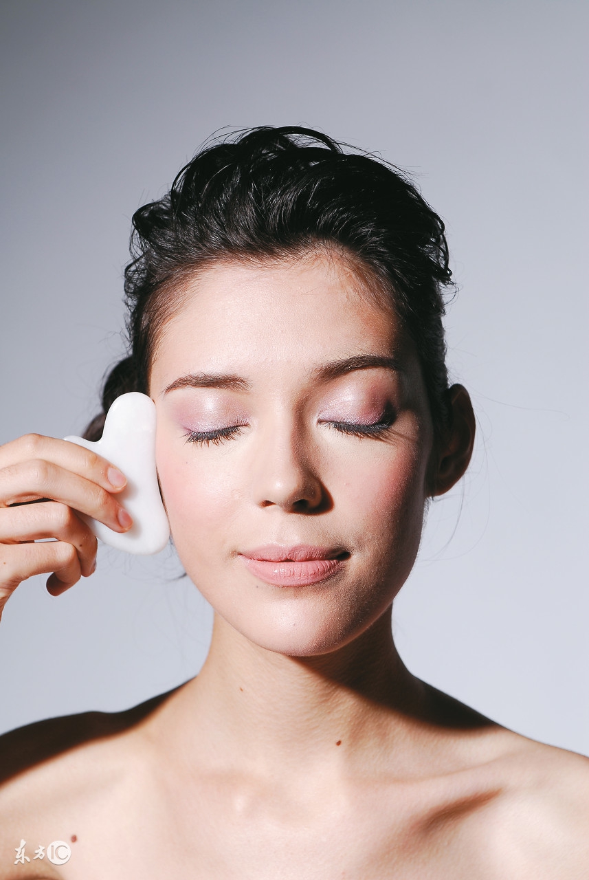 油脂粒留下的洞怎么办,毛孔堵塞凸起有油脂粒怎么去除