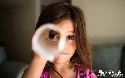 小孩刚刚发现近视怎么预防,孩子出现近视的前兆家长要注意了