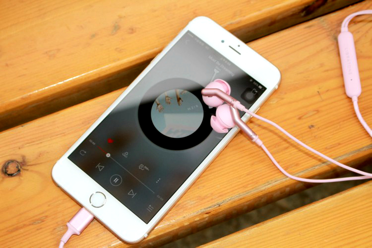 与iphone8媲美的国产机,苹果8用什么耳机推最好