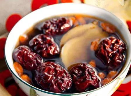 呛奶咳嗽的原因及解决办法,小孩夜里12点左右咳嗽是什么原因