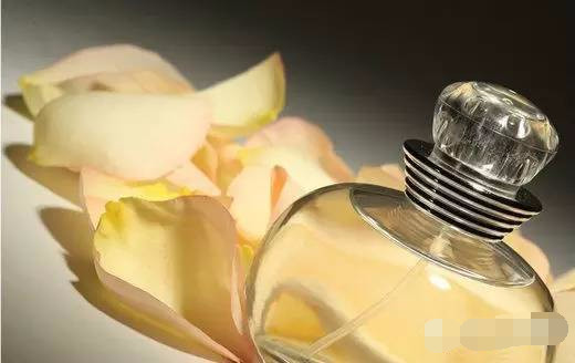 你身上有味道吗?香味还是臭味?你老婆老公喜欢不?这味哪来的呢