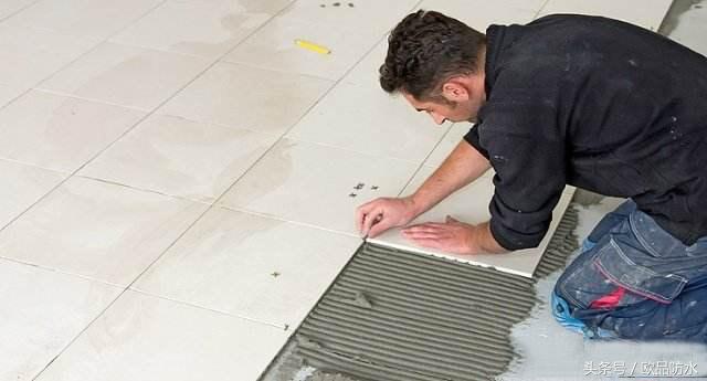 家里渗水如何快速解决,家里漏水怎么去除地板下的水