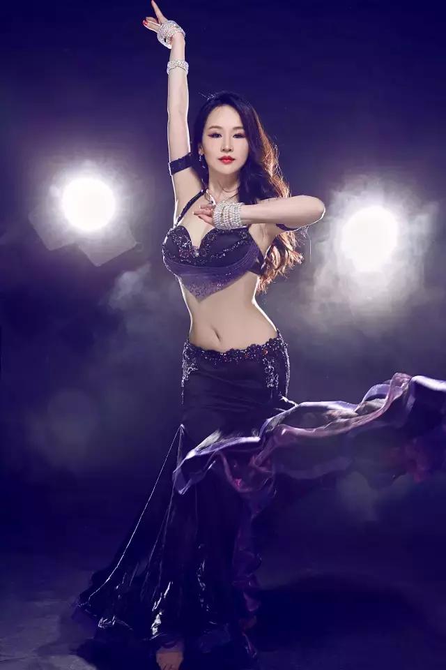 她被称为亚洲女神,一代歌姬周璇