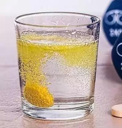 痛心！18个月婴儿被妈妈喂服泡腾片后窒息死亡！