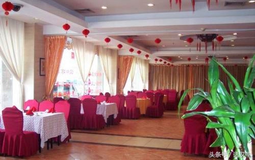 闻搜佳句题红叶时作新诗寄白云