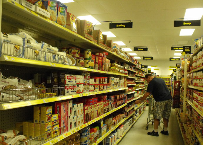 国内在“消费升级”,而美国的“一元店”却做到世界500强!