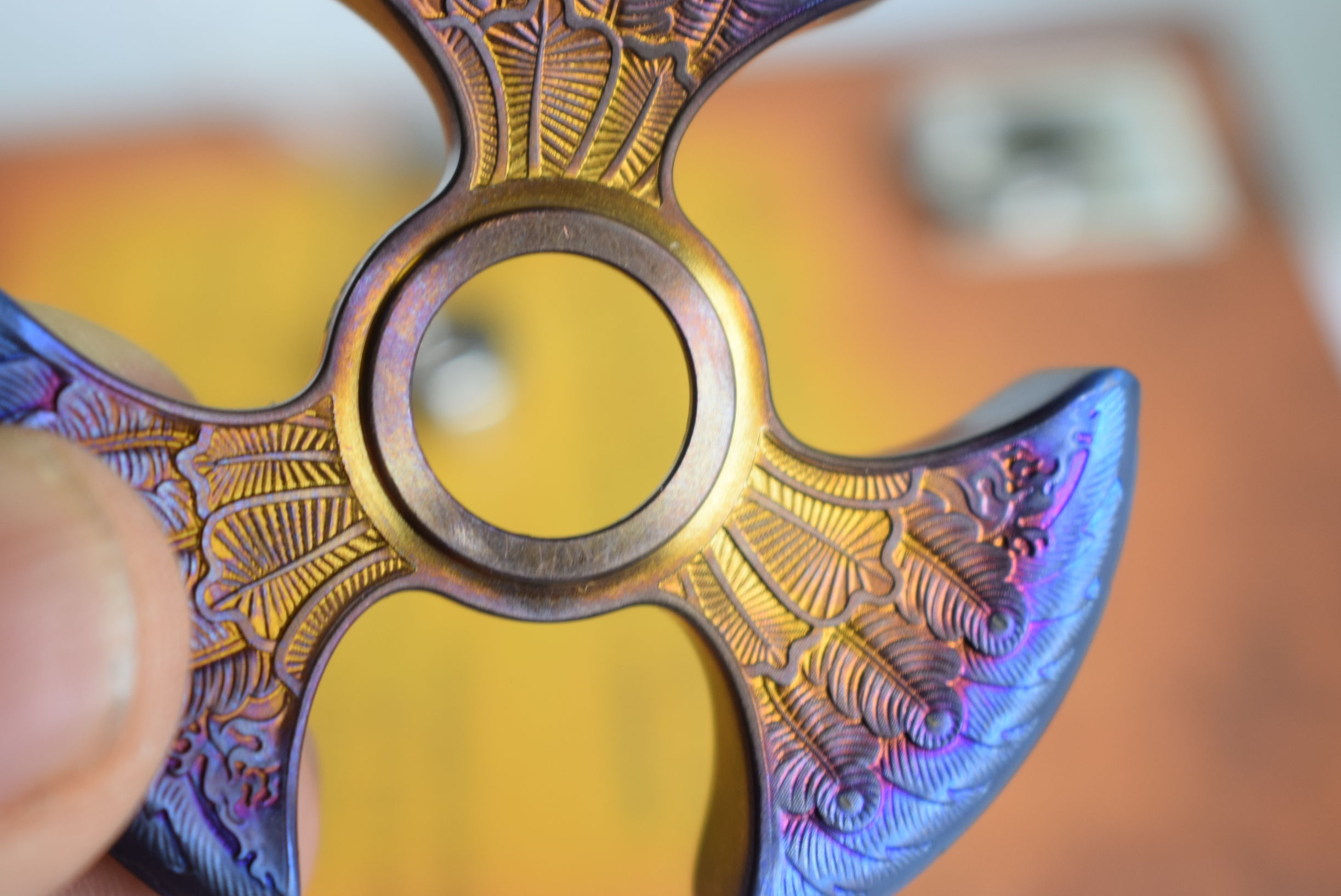 测评指尖陀螺飞花款,最好玩价格还很低的指尖陀螺