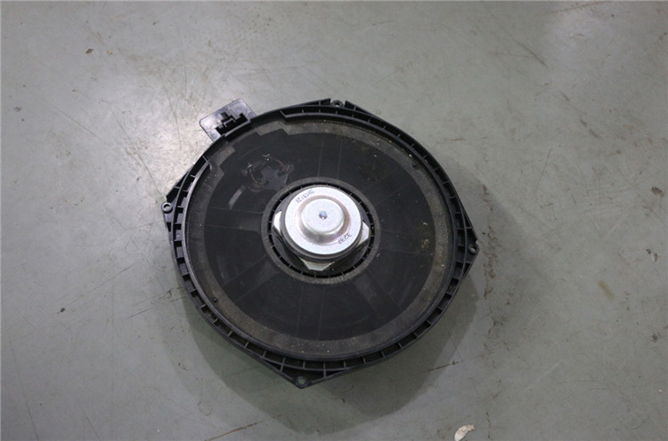 2018款宝马3系哈曼卡顿音响调节,宝马3系选配哈曼卡顿音响