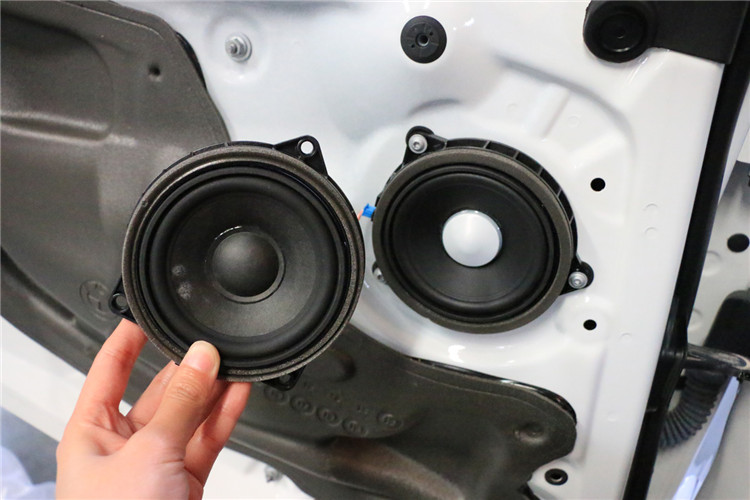 2018款宝马3系哈曼卡顿音响调节,宝马3系选配哈曼卡顿音响