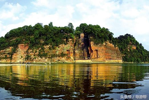 乐山大佛导游词200个字三年级,介绍乐山大佛250个字的导游词